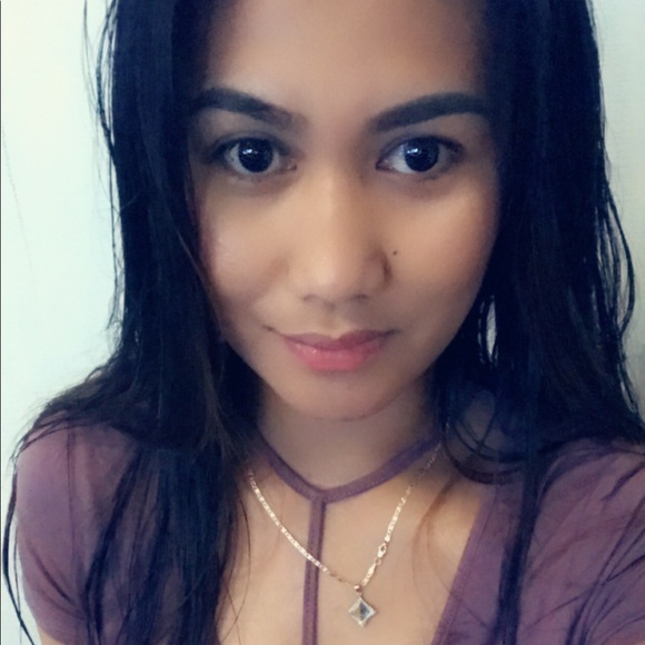 Meet your Posher, Michelle - Picture 1 of 2